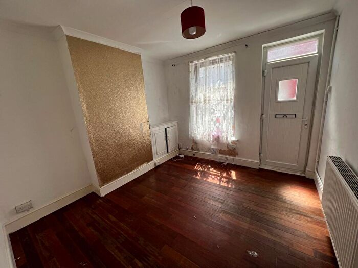 2 Bedroom Terraced House For Sale In , Gedling Street, Mansfield, NG18