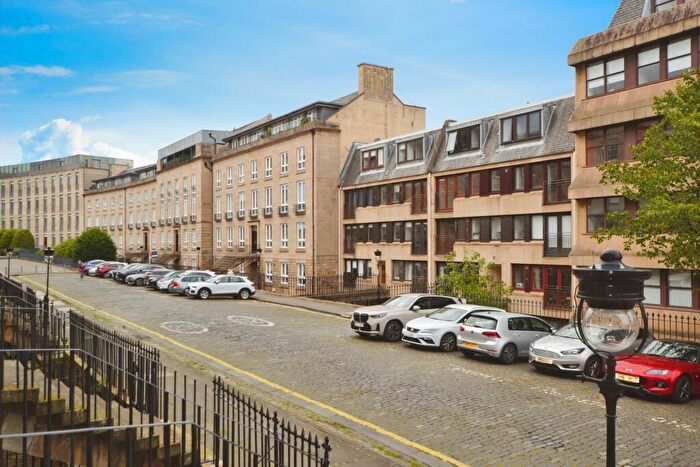 2 Bedroom Flat To Rent In Fettes Row, New Town, Edinburgh, EH3