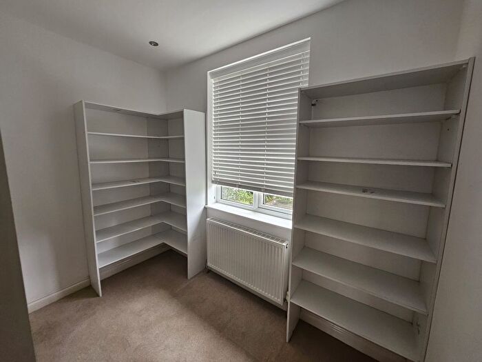 5 Bedroom Detached House For Sale In Holly Park, London, N3