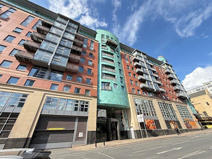 2 Bedroom Apartment For Sale In , Whitworth Street West, Manchester, W3