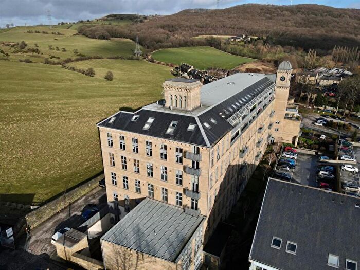 3 Bedroom Apartment For Sale In Park Road, Elland, HX5