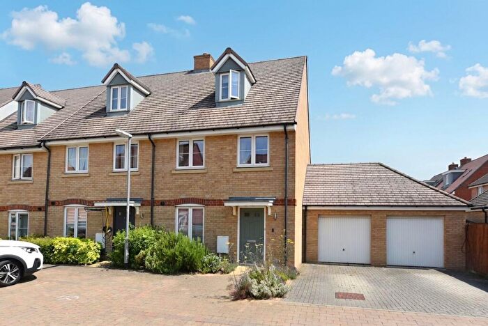 3 Bedroom End Of Terrace House For Sale In Hunt Road, Biggleswade, SG18