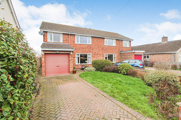 3 Bedroom Semi Detached House For Sale In Cotton End Road, Wilstead, MK45
