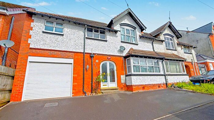 4 Bedroom Semi-Detached House For Sale In Woodland Road, Northfield, Birmingham, B31