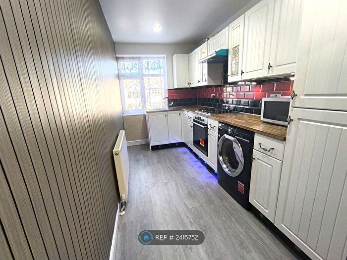 1 Bedroom Flat To Rent In Station Lane, Hornchurch, RM12