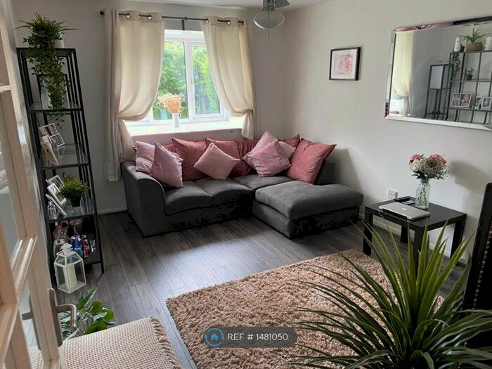 1 Bedroom Flat To Rent In Duncombe Court, Purfleet, RM19