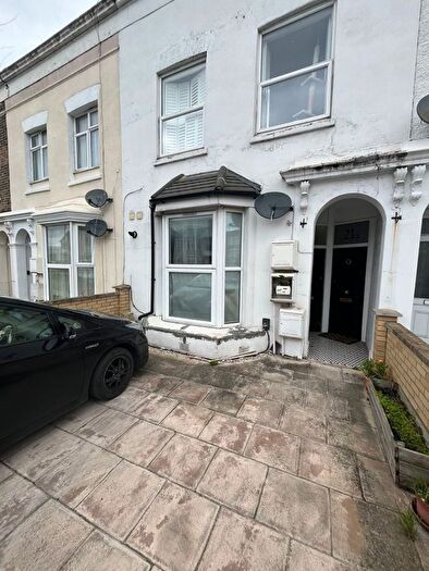 1 Bedroom Terraced House To Rent In Church Road, Leyton, E10