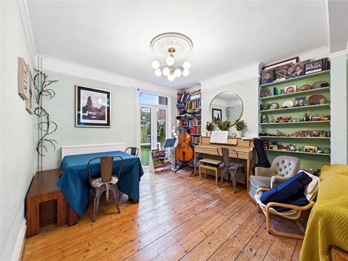 4 Bedroom Semi-Detached House For Sale In Corder Road, Ipswich, Suffolk, IP4 - Photo 6