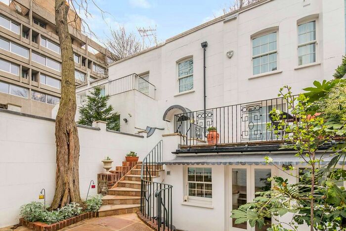 2 Bedroom Property To Rent In Palace Gardens Terrace, Kensington, London, W8