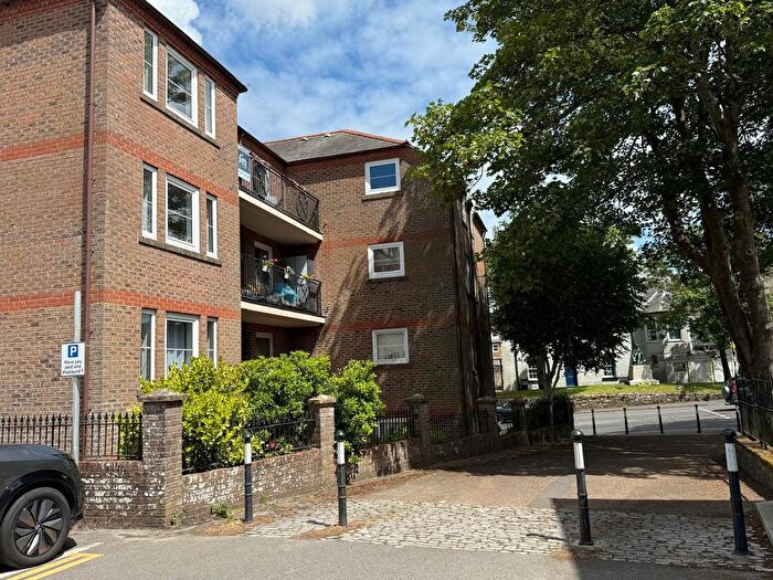 2 Bedroom Flat For Sale In The Grove, Dorchester, DT1