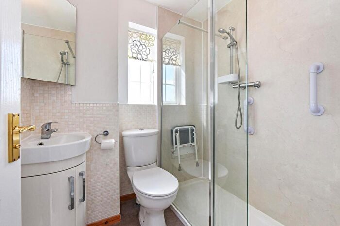3 Bedroom End Of Terrace House For Sale In Tide Way, Bracklesham Bay, PO20