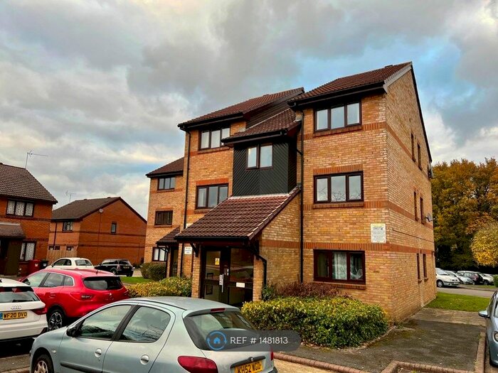 1 Bedroom Flat To Rent In Littlebrook Avenue, Slough, SL2