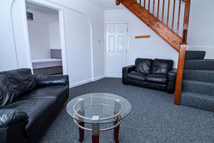 4 Bedroom House To Rent In Mossley Avenue, Poole, BH12