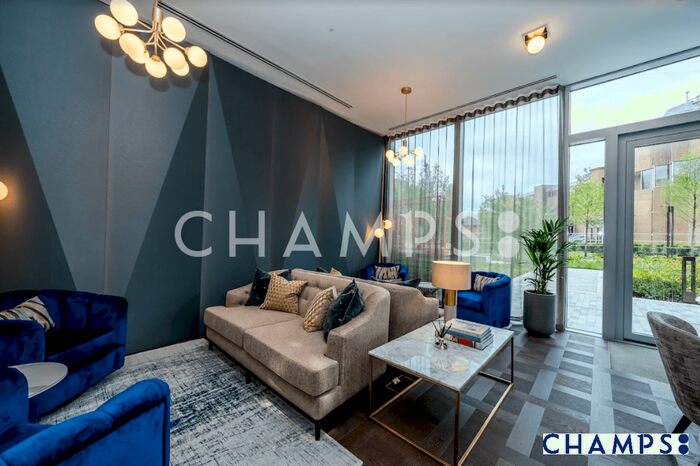 2 Bedroom Hotel To Rent In Gauging Square, London, E1W