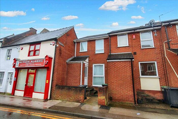 2 Bedroom Town House To Rent In Church Street, Eastwood, Nottingham, NG16