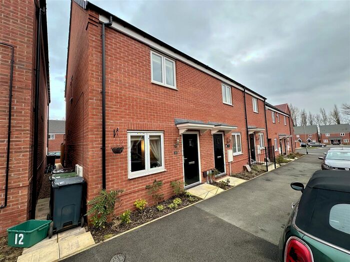 2 Bedroom End Of Terrace House To Rent In Nicholson Close, Redhill, NG5