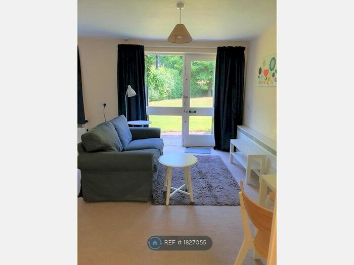 Studio To Rent In Claverton Court, Chester, CH4