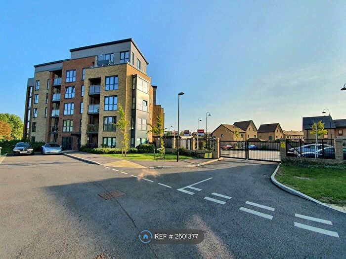 2 Bedroom Flat To Rent In Cyber Avenue, Milton Keynes, MK10