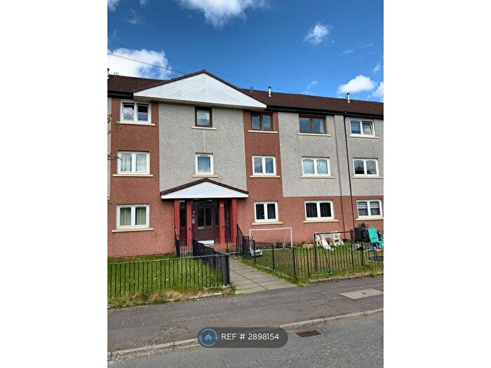 3 Bedroom Flat To Rent In Drummore Road, Glasgow, G15