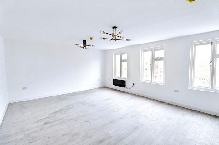 2 Bedroom Apartment To Rent In Holloway Road, Islington, London, N7