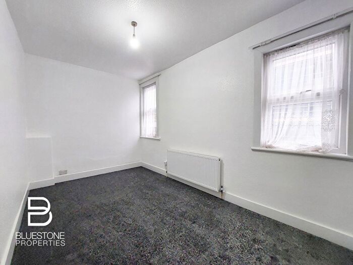 1 Bedroom Flat To Rent In Broadwater Road, London, SW17