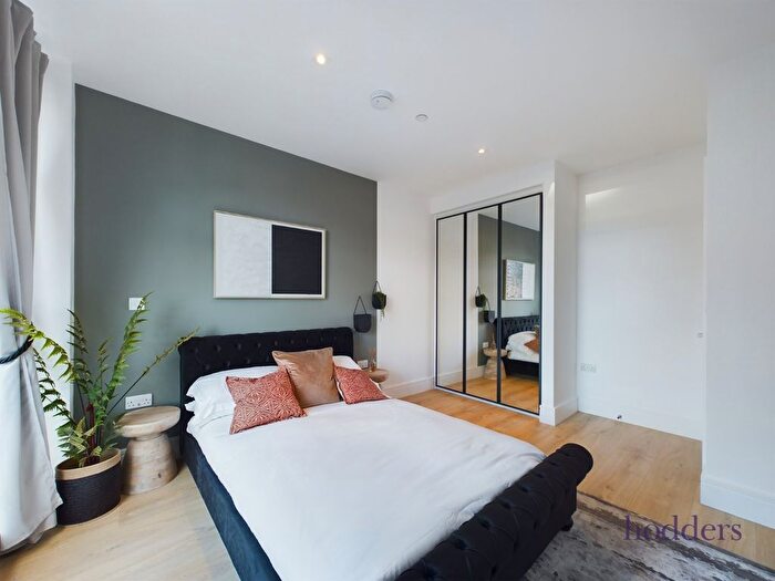 1 Bedroom Flat To Rent In Pyrcroft Road, Chertsey, Surrey, KT16