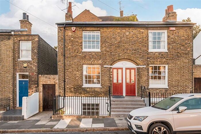 3 Bedroom Property To Rent In Brand Street, Greenwich, SE10