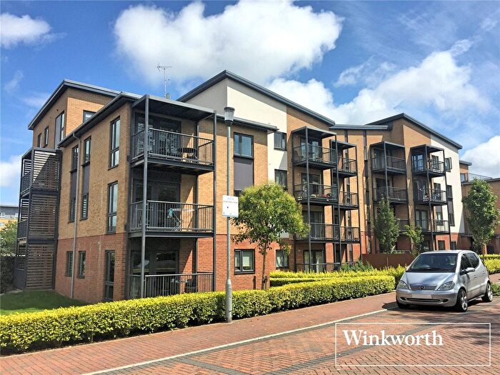 2 Bedroom Flat To Rent In Lawford Court, Grade Close, Elstree, Hertfordshire, WD6