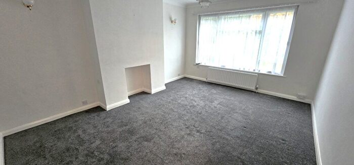 2 Bedroom Flat To Rent In High Road, Whetstone, N20