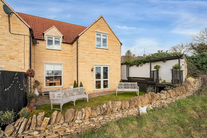 3 Bedroom End Of Terrace House For Sale In Field Close, Collyweston, Stamford, PE9