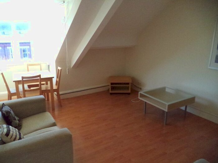 2 Bedroom Flat To Rent In Grosvenor Place, Jesmond, Newcastle Upon Tyne, NE2
