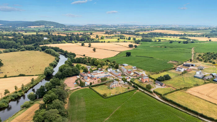 4 Bedroom Barn Conversion For Sale In Magnolia Farm Madley Canon Bridge Hereford, HR2