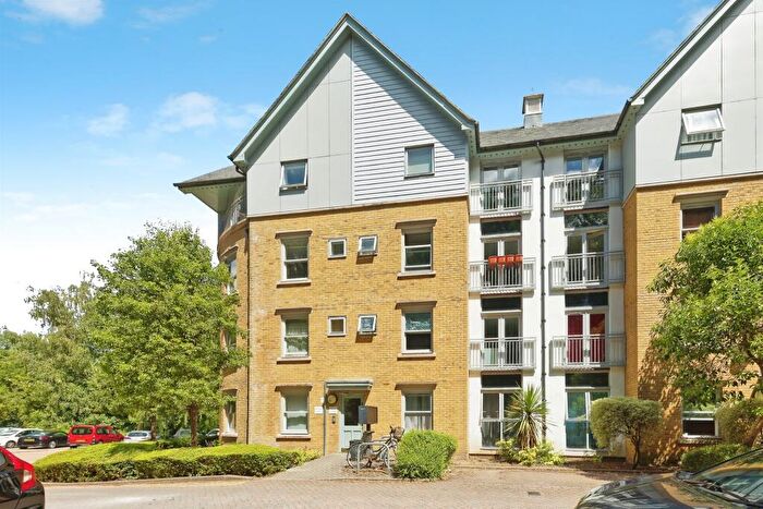 2 Bedroom Apartment For Sale In St. Andrews Close, Canterbury, CT1