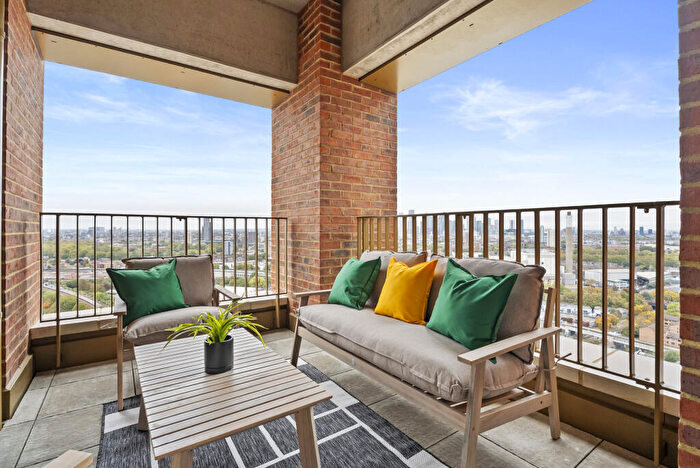 2 Bedroom Apartment For Sale In - Ilderton Road, London, SE15