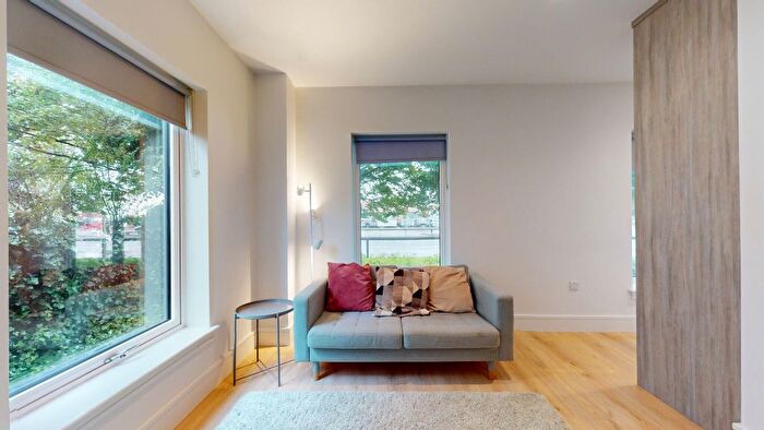 Studio To Rent In Stanwell Road, Feltham, TW14