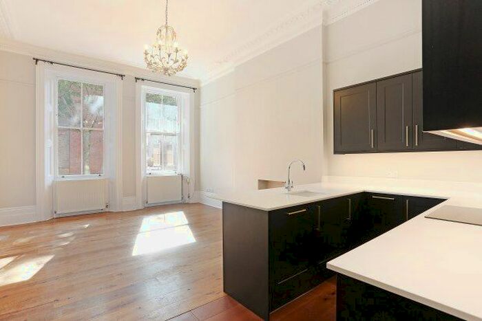 2 Bedroom Flat To Rent In Nevern Square, London, SW5