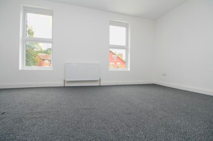 2 Bedroom Apartment To Rent In Eglinton Hill, Woolwich, SE18