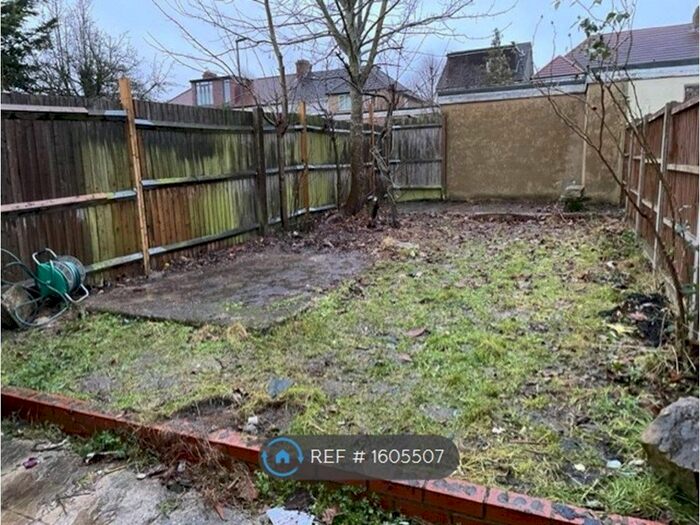 2 Bedroom End Of Terrace House To Rent In Arundel Drive, Harrow, HA2