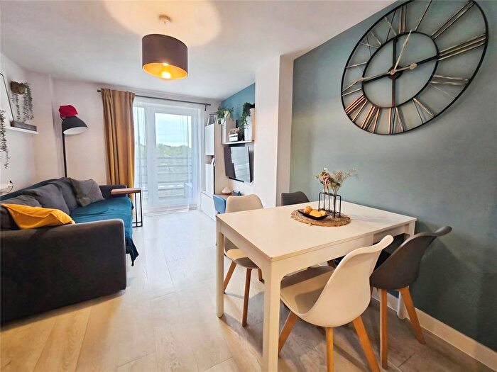 2 Bedroom Flat For Sale In Webster Close, Bracknell, Berkshire, RG12