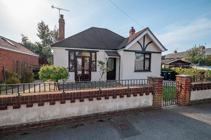 2 Bedroom Detached House For Sale In Woodlands Grove, Purbrook, PO7
