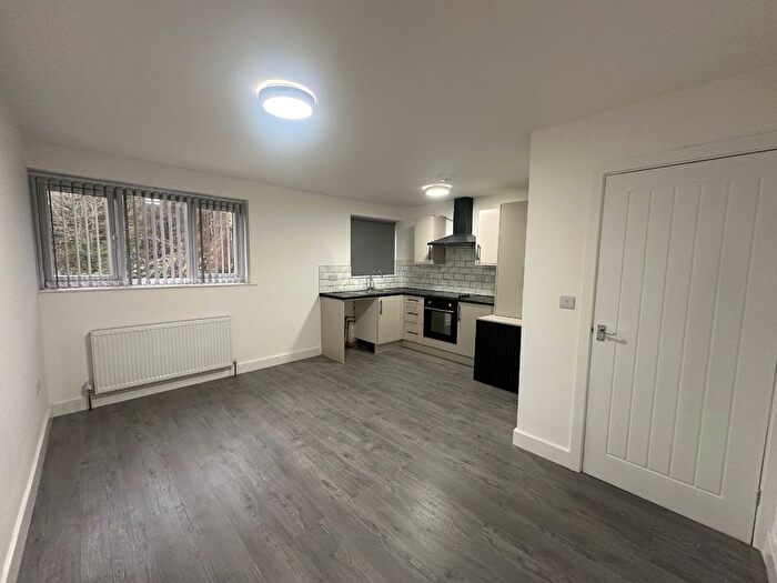 1 Bedroom Flat To Rent In Honeywood Drive, Nottingham, NG3