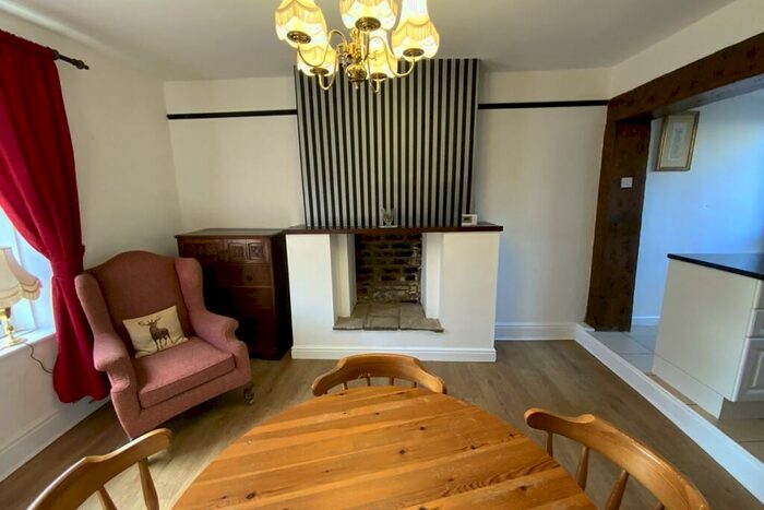 2 Bedroom Cottage For Sale In Furnace Lane, Sheffield, S13