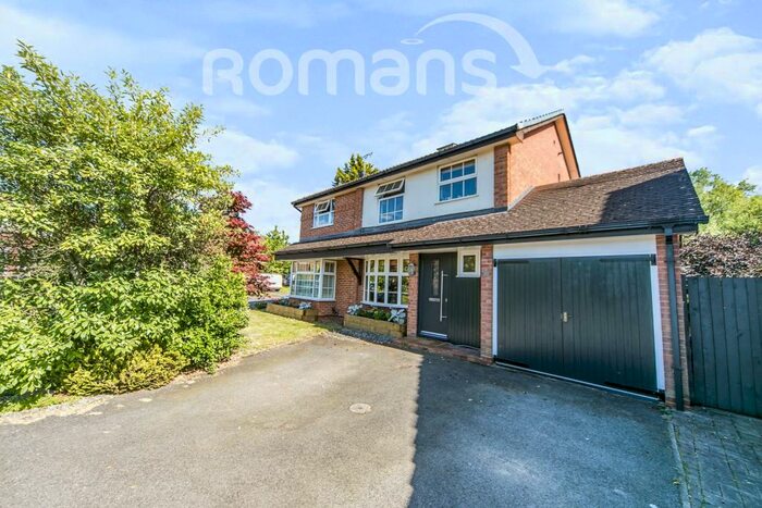 5 Bedroom Detached House To Rent In Kingsford Close, Woodley, RG5