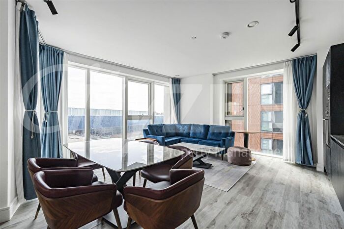 2 Bedroom Flat To Rent In Icon Tower, Portal Way, Acton, W3