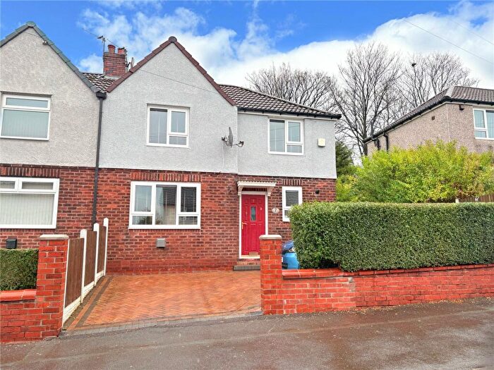 3 Bedroom Semi Detached House For Sale In Derwent Avenue, Heywood, Greater Manchester, OL10