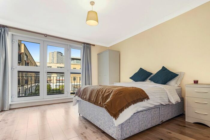 3 Bedroom Flat To Rent In St. John Street, London, EC1V