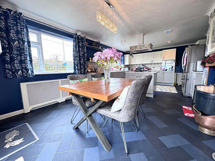 4 Bedroom Bungalow For Sale In Sandford Road, Wareham, BH20
