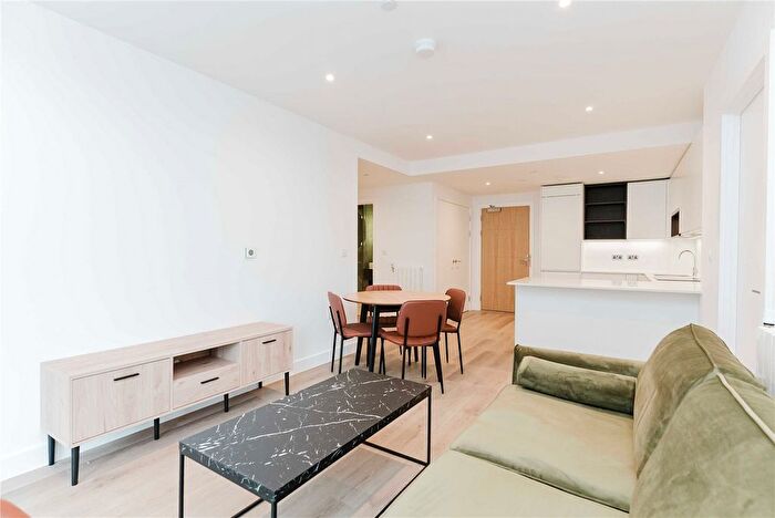 2 Bedroom Flat To Rent In Banks Road, London, SE3
