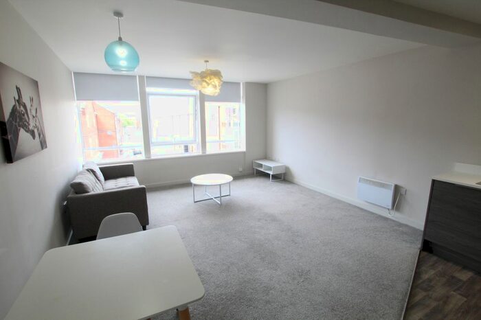 2 Bedroom Flat To Rent In Bond Street, Hull, East Riding Of Yorkshire, Uk, HU1