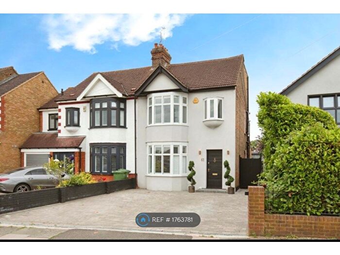 4 Bedroom Semi-Detached House To Rent In Pettits Lane, Romford, RM1